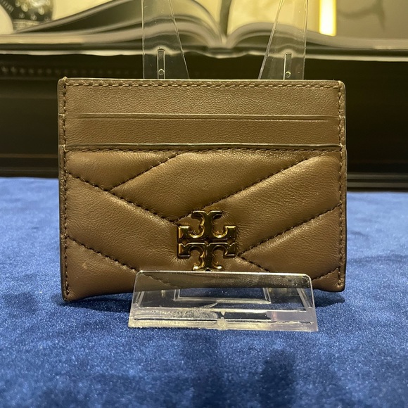 EUC Tory Burch Kira Chevron Leather Card Case in Taupe - Picture 4 of 5
